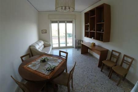 Casa Vivi' - Airport And City Apartment Наполи Екстериор снимка